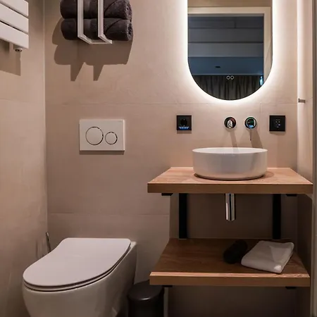 Apartahotel 8 Studio's 4*