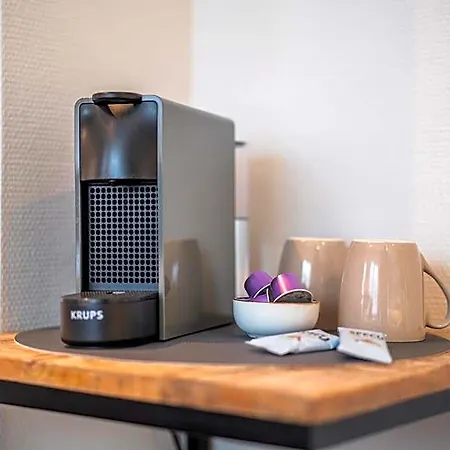 8 Studio's Aparthotel 4*