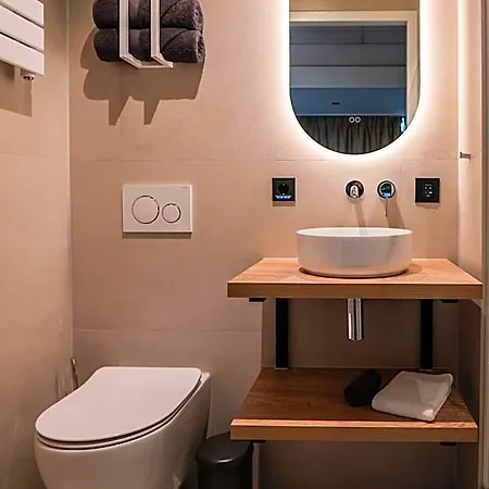 Aparthotel 8 Studio's 4*