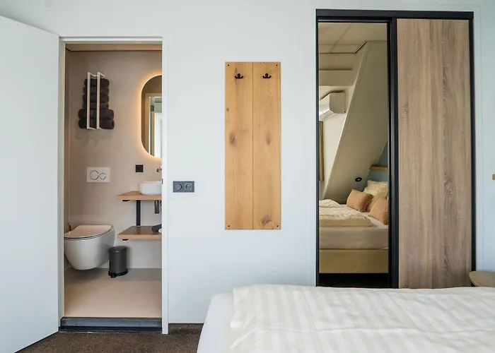 Aparthotel 8 Studio's 4*