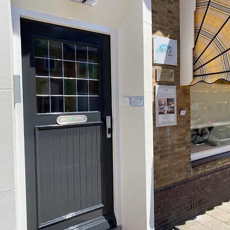 8 Studio's Hotel apartamentowy