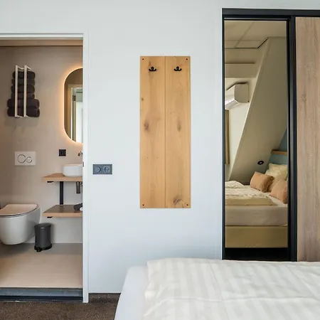 Hotel apartamentowy 8 Studio's 4*